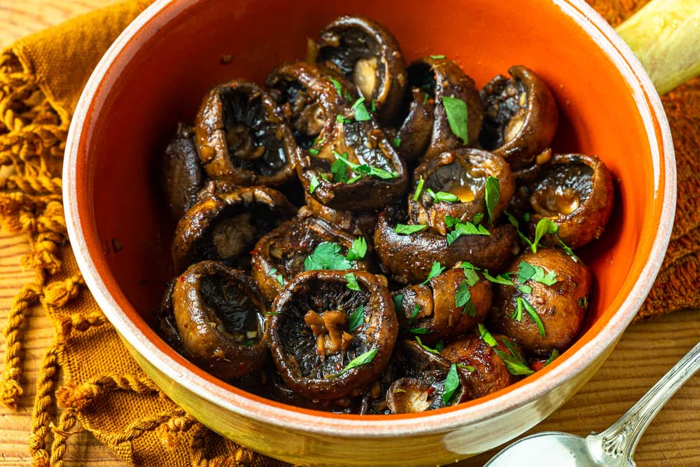 Champiñones al Ajillo